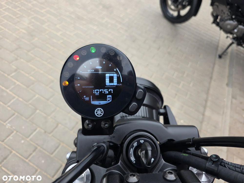 Yamaha XSR - 16