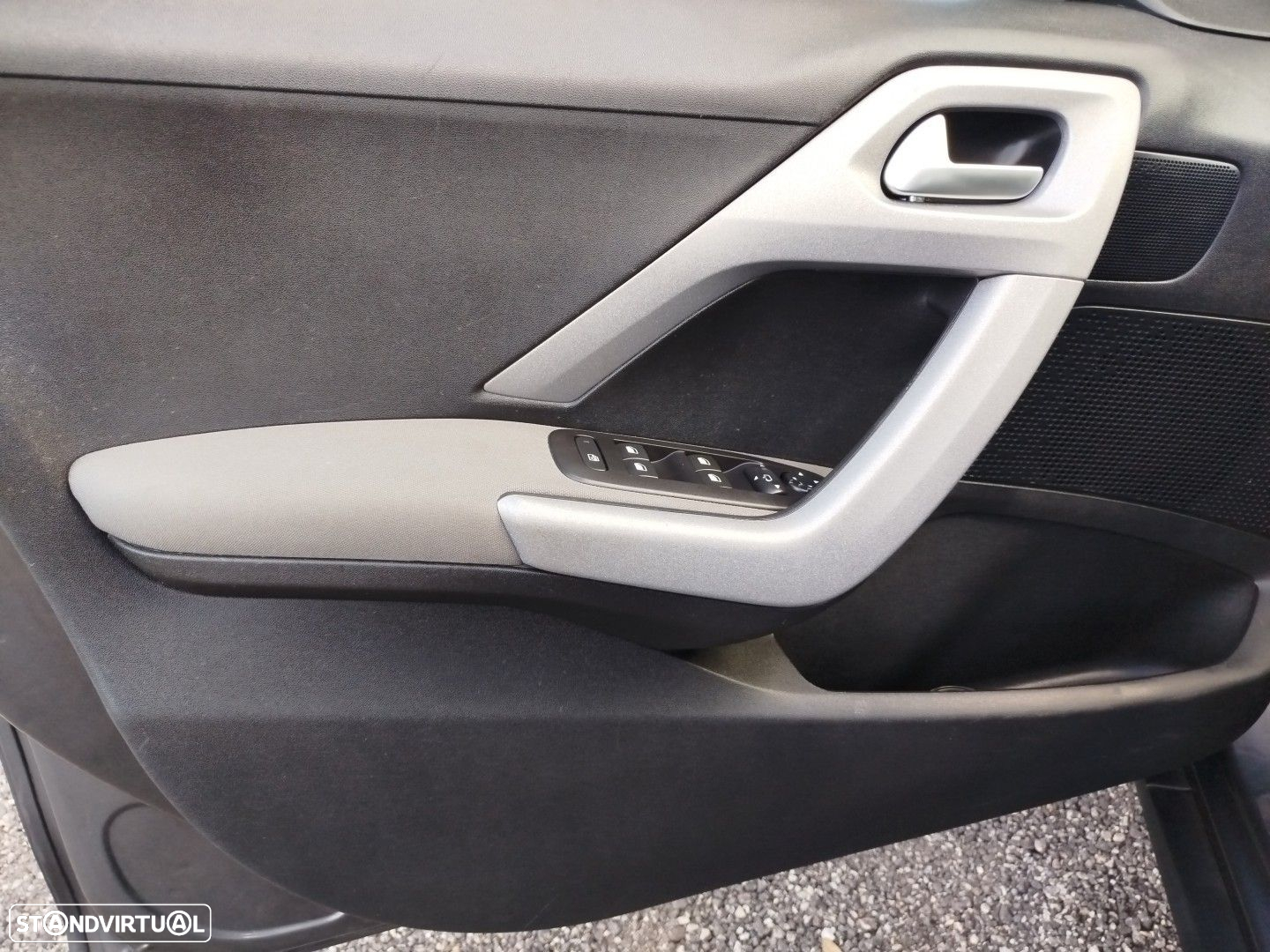 Peugeot 2008 1.2 PureTech Allure EAT6 - 13
