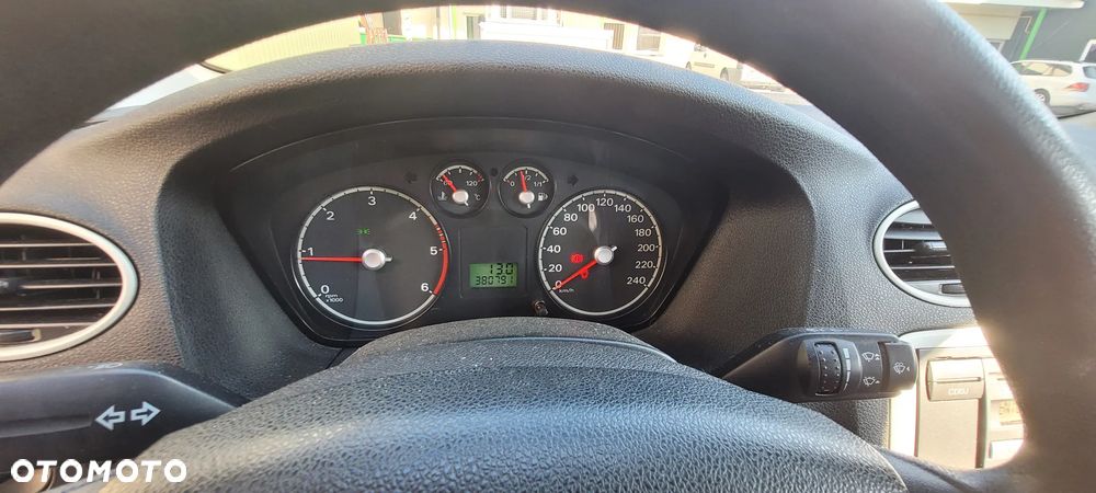 Ford Focus 1.6 TDCi Ghia - 11
