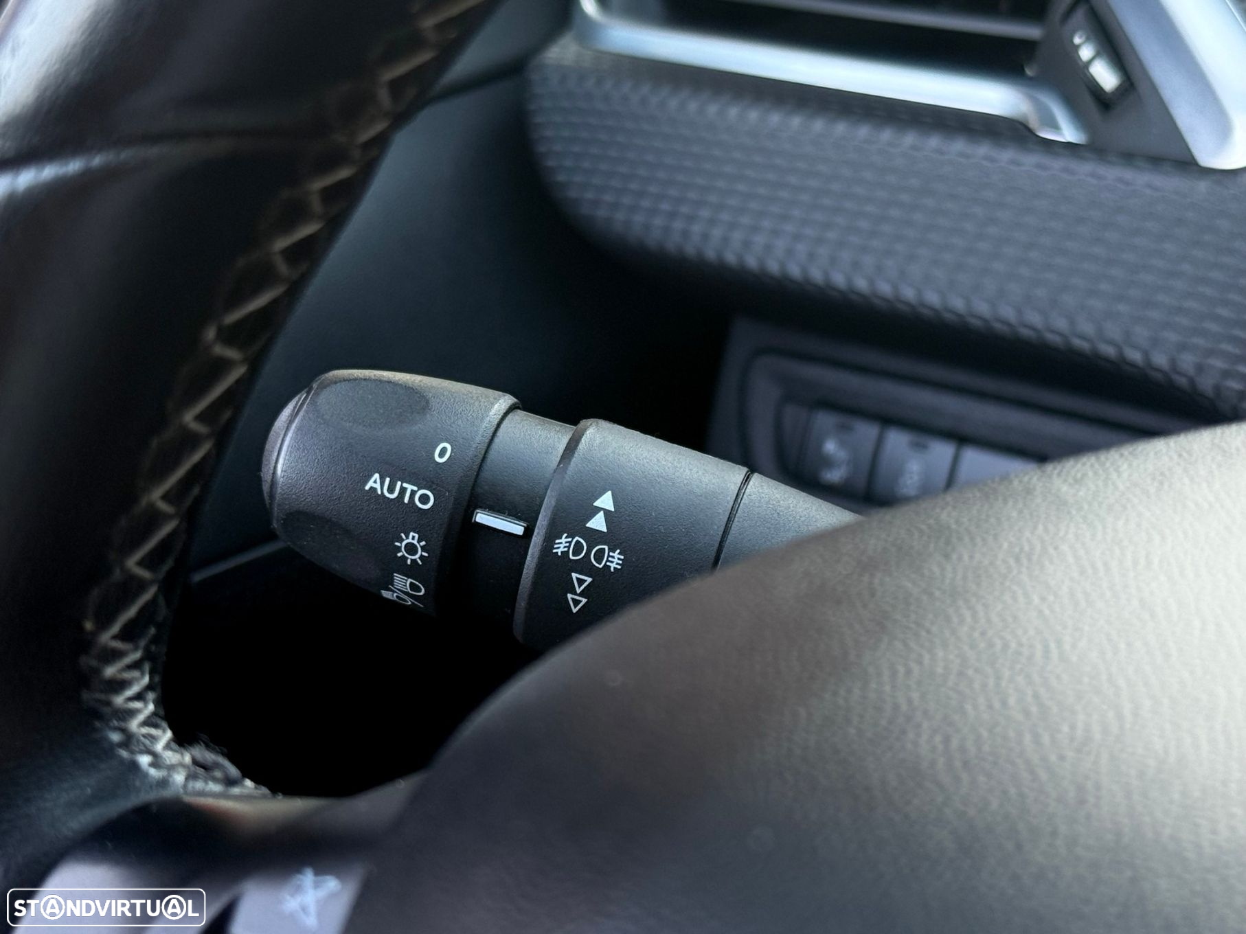 Peugeot 208 1.2 PureTech Style - 9