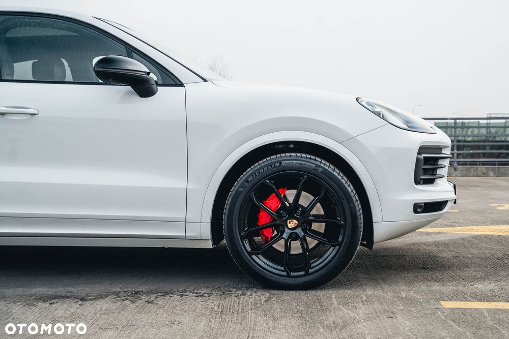 Porsche Cayenne Coupe E-Hybrid - 18