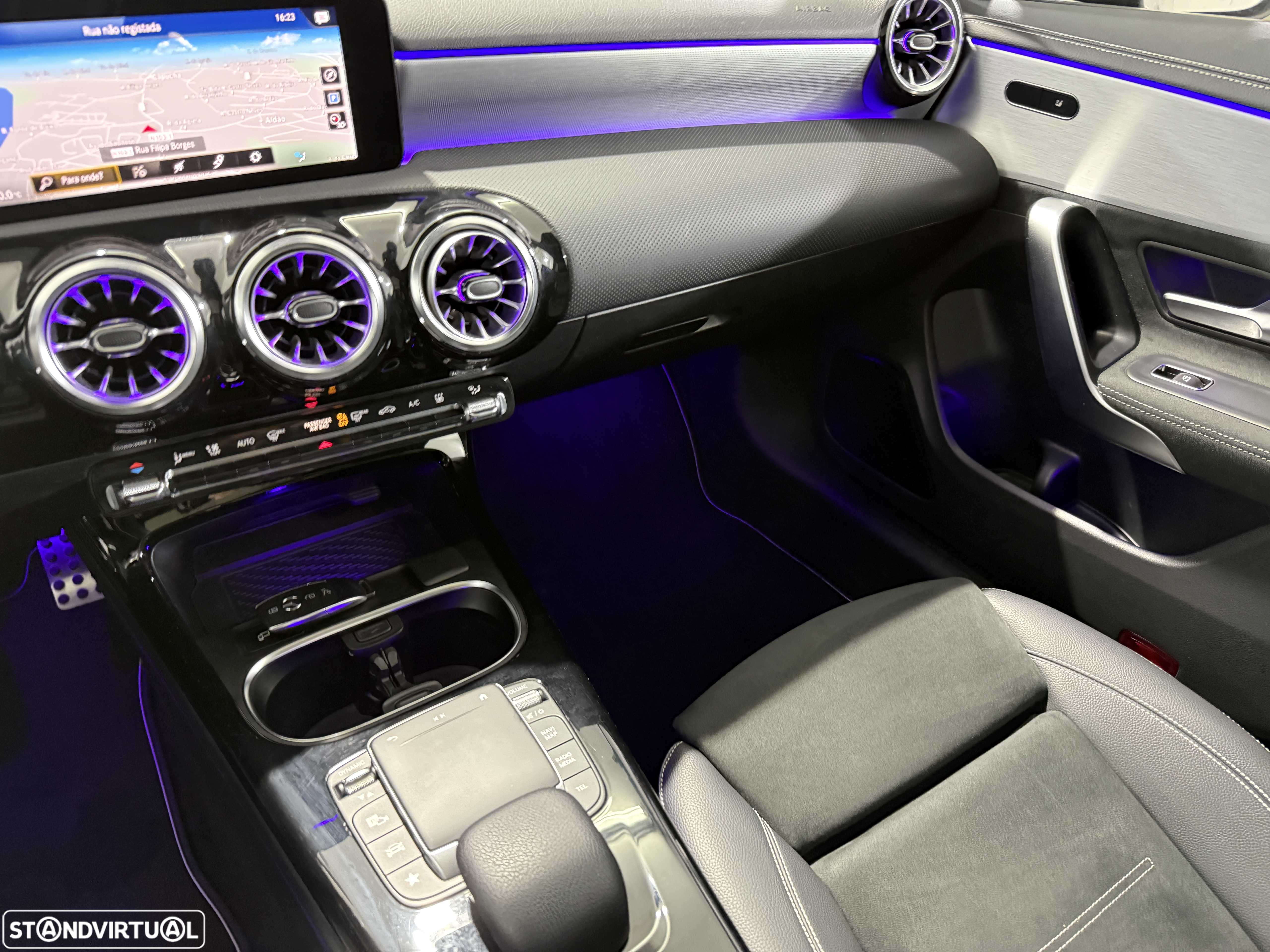 Mercedes-Benz CLA 250 e Shooting Brake AMG Line - 26