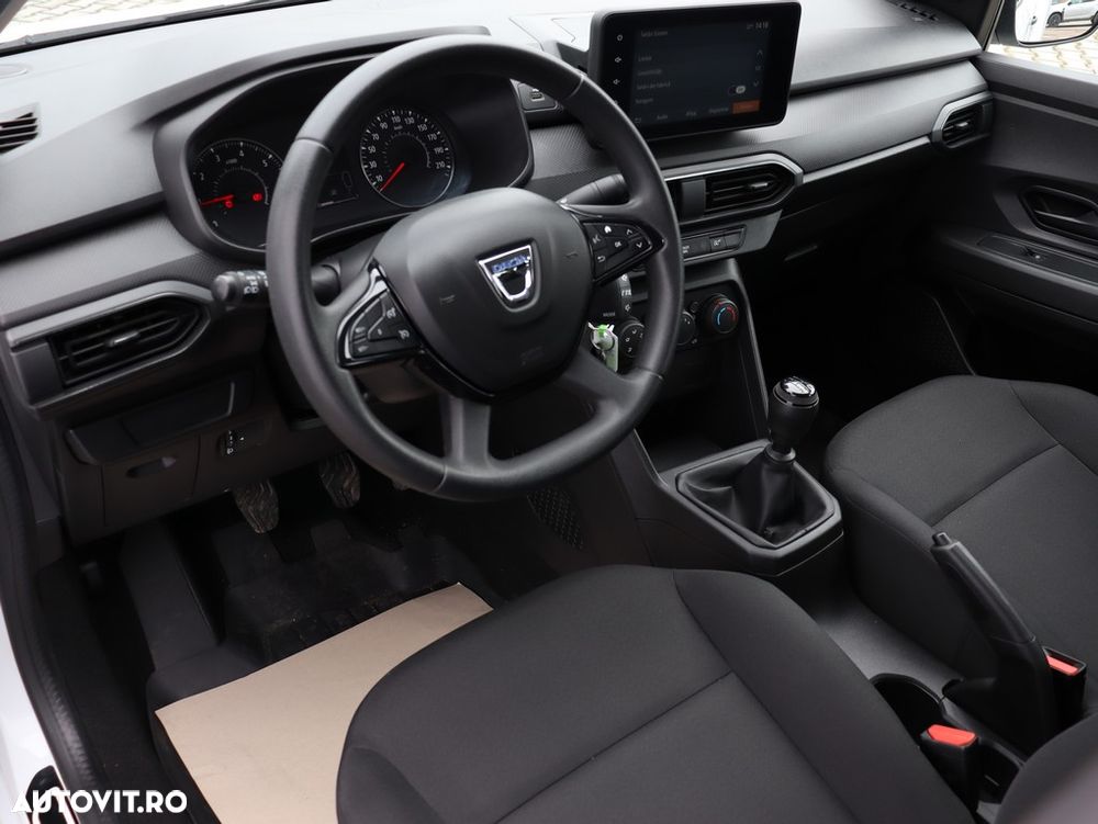 Dacia Logan SCe 65 Essential - 11