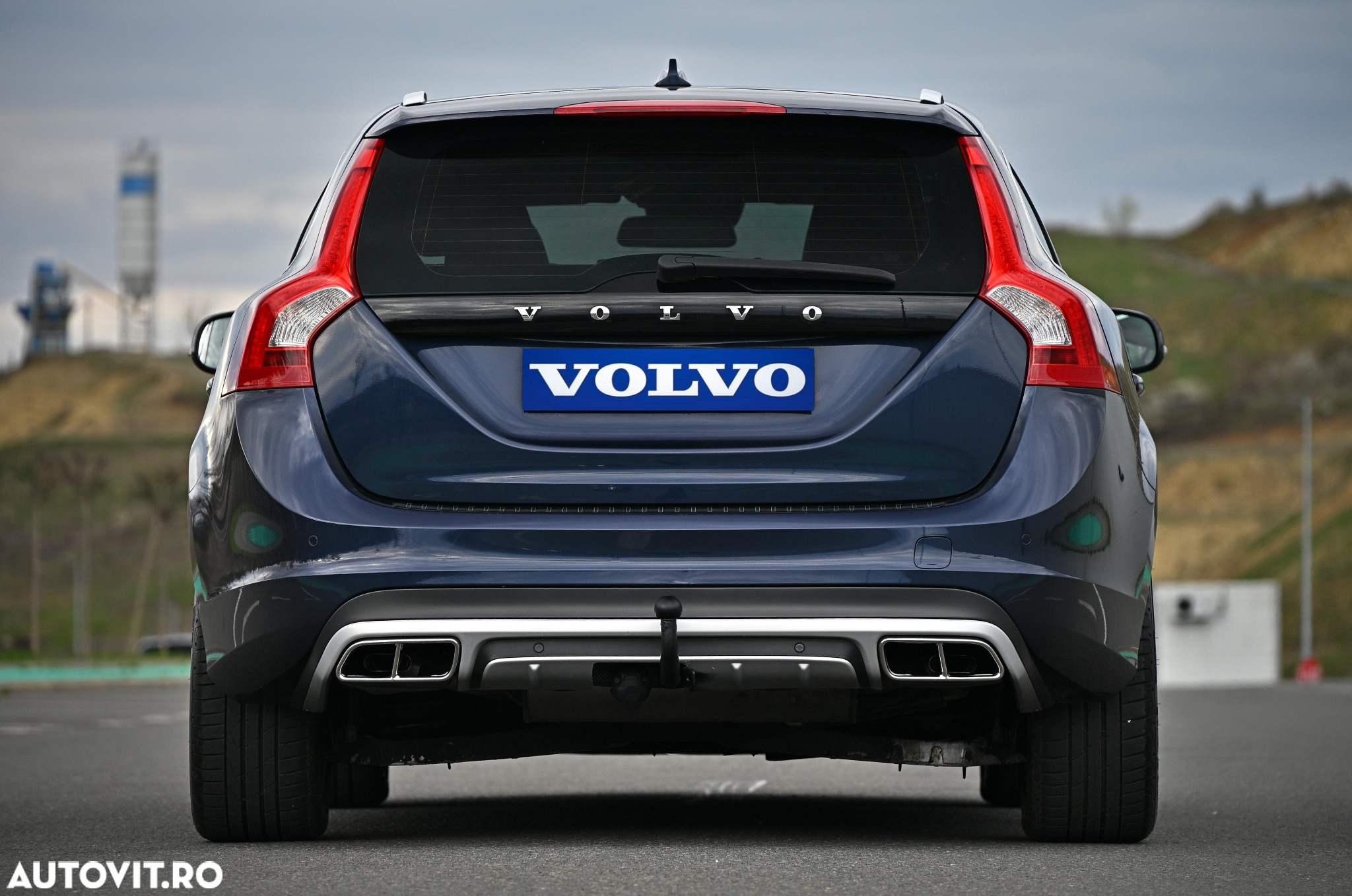 Volvo V60 D6 Plug-In-Hybrid AWD Geartronic Summum - 16