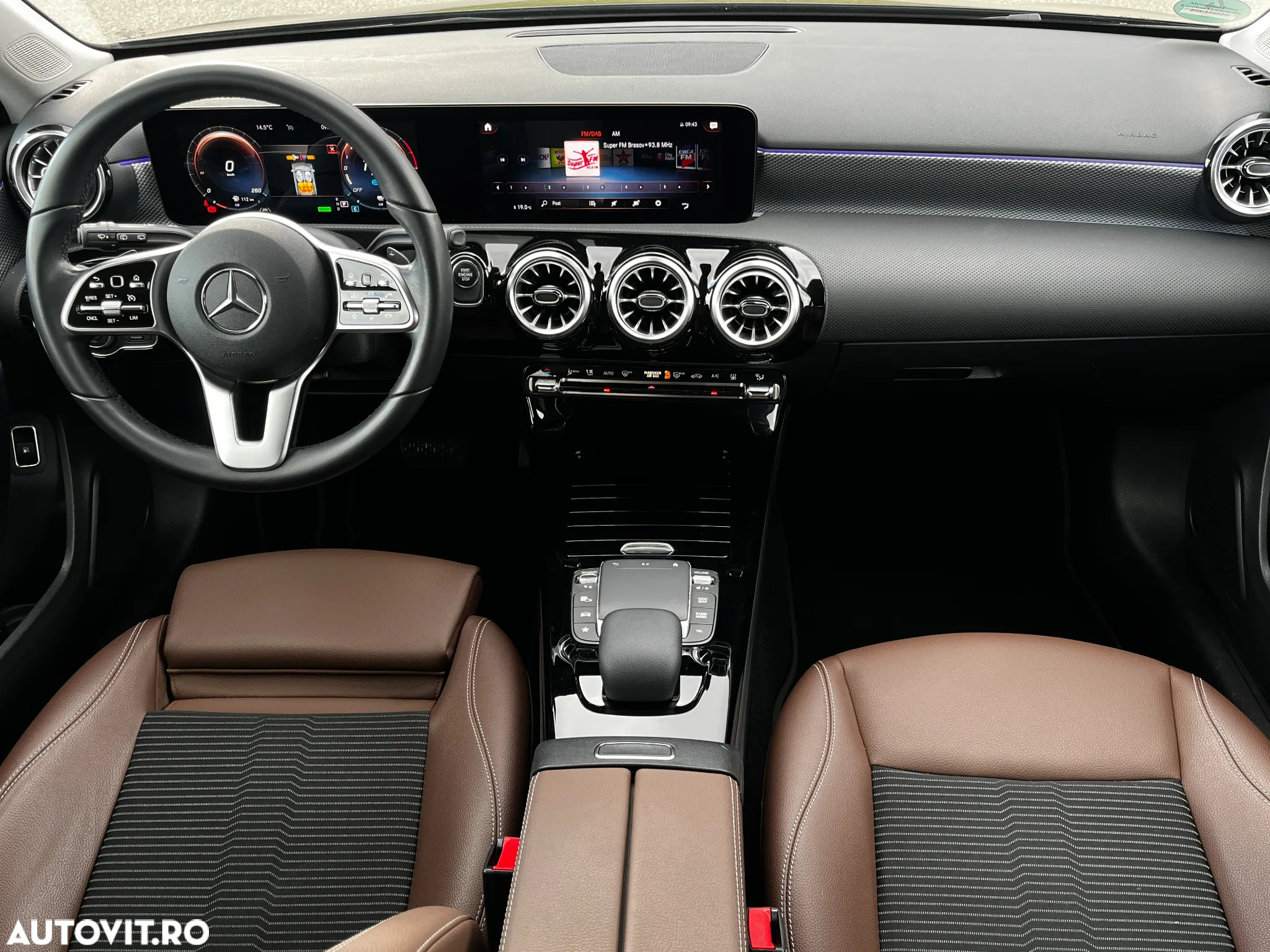 Mercedes-Benz A 250 e 8G-DCT - 12