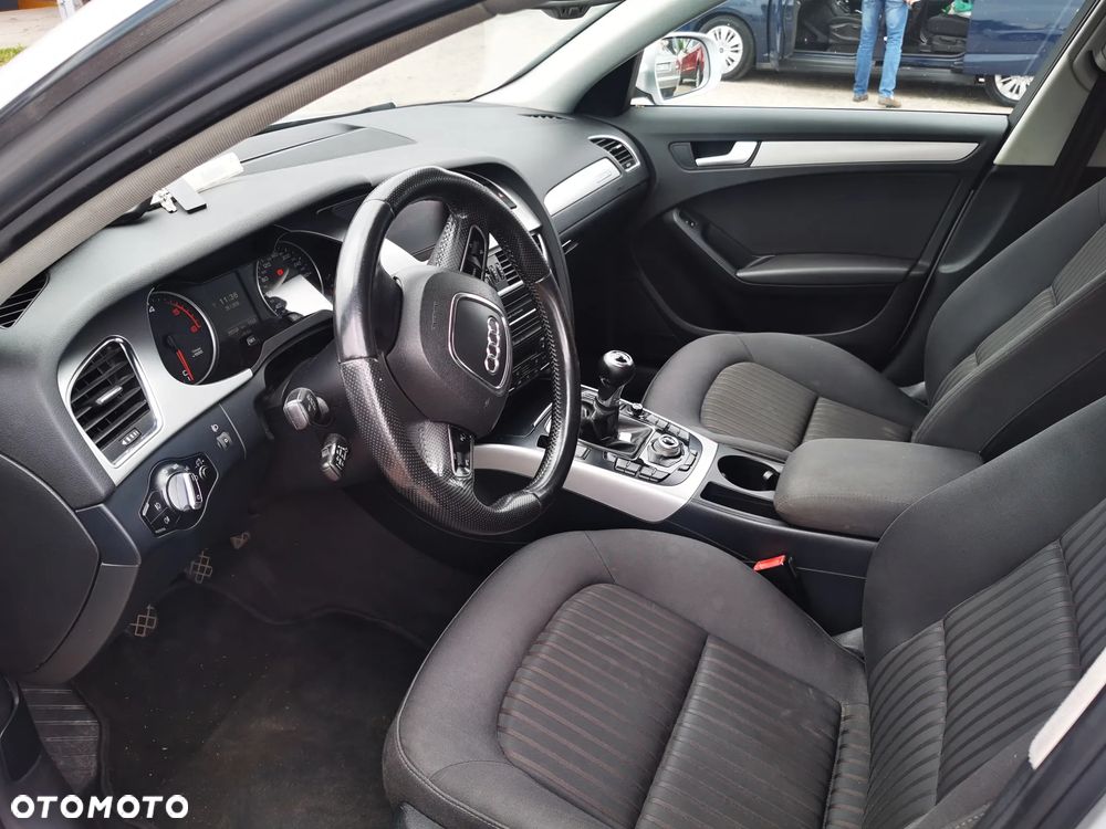 Audi A4 Avant 2.0 TDI DPF quattro - 8