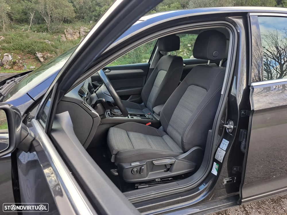 VW Passat 1.6 TDI Business DSG - 12