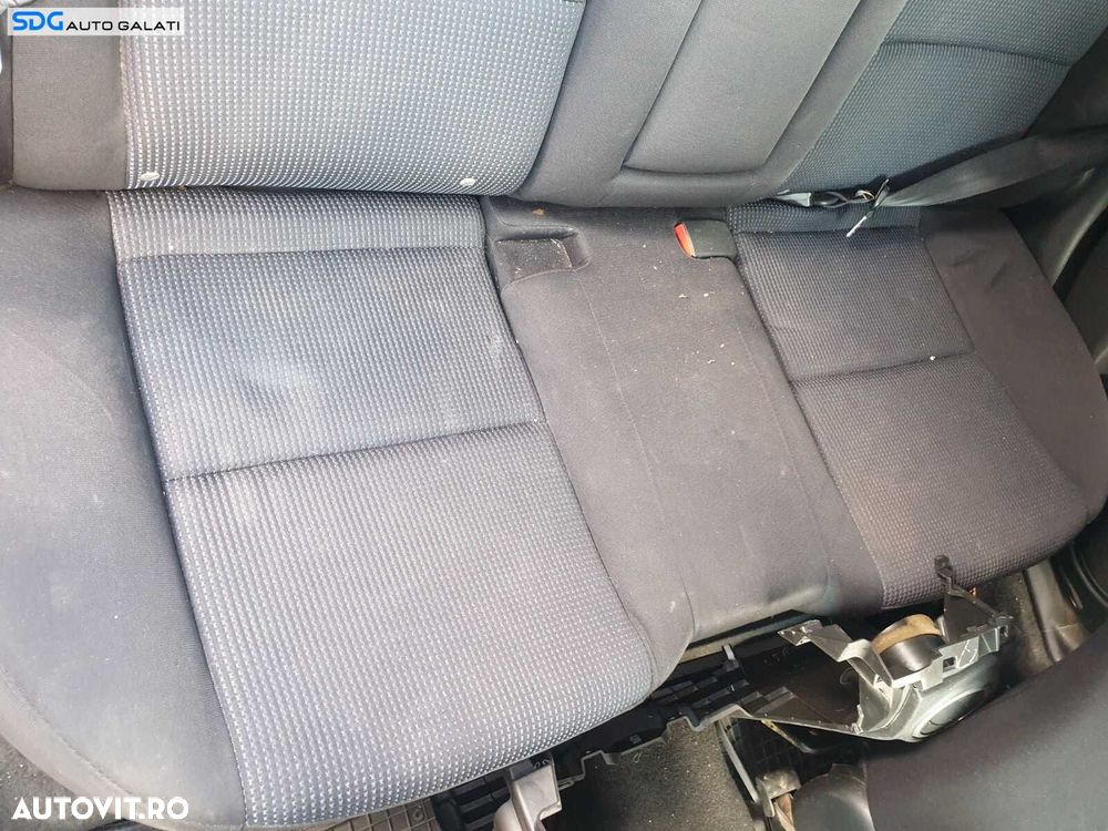 Bancheta Sezut cu Spatar Spate Pasager Pasageri Mazda 3 2003 - 2009 - 1