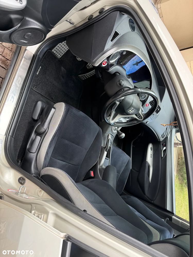 Honda Civic 1.8 Executive - 9