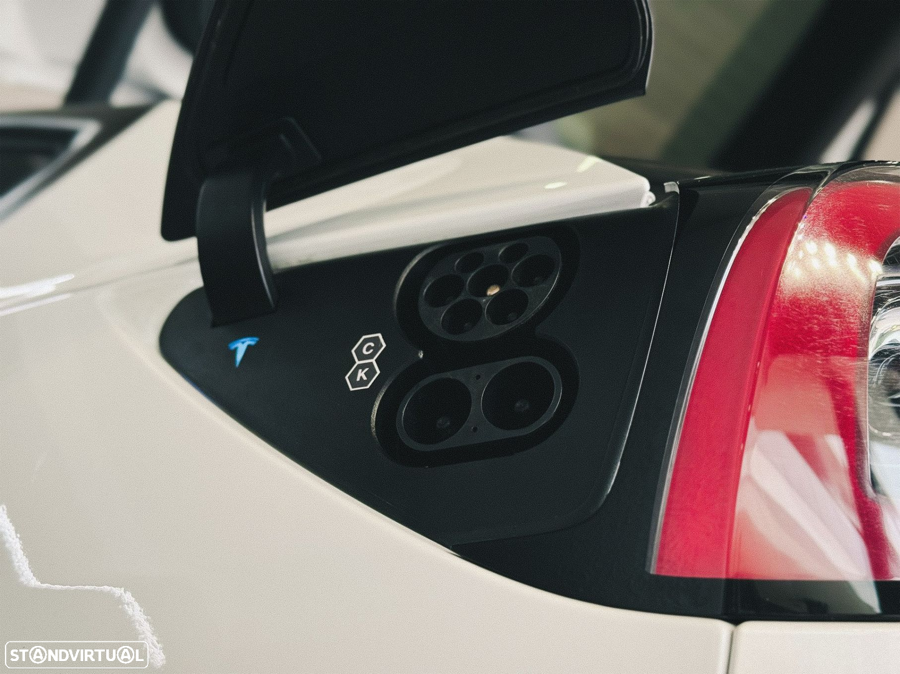 Tesla Model Y Performance Tração Integral - 17