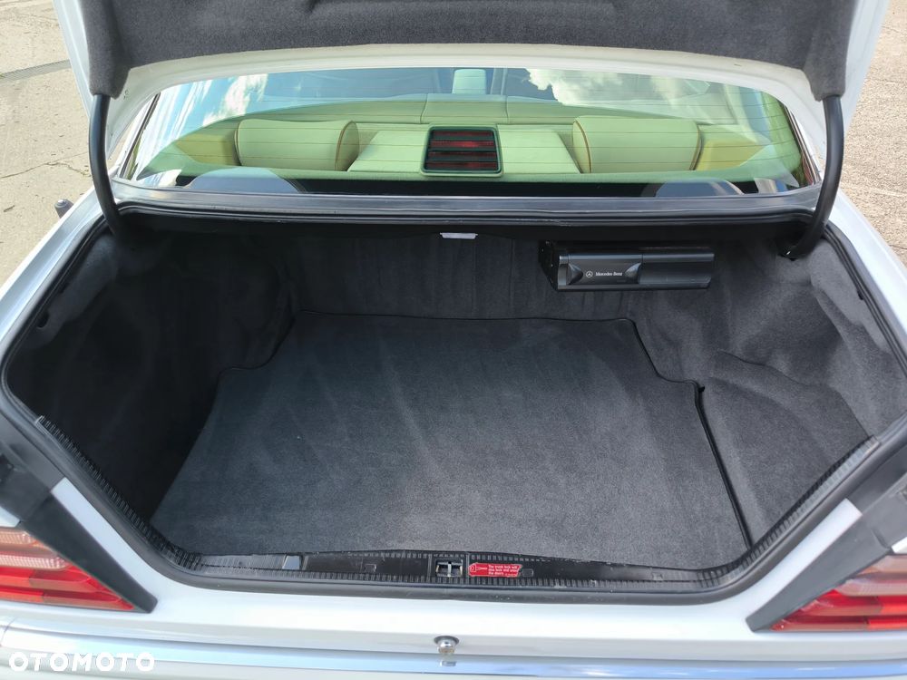 Mercedes-Benz Klasa E 420 - 19