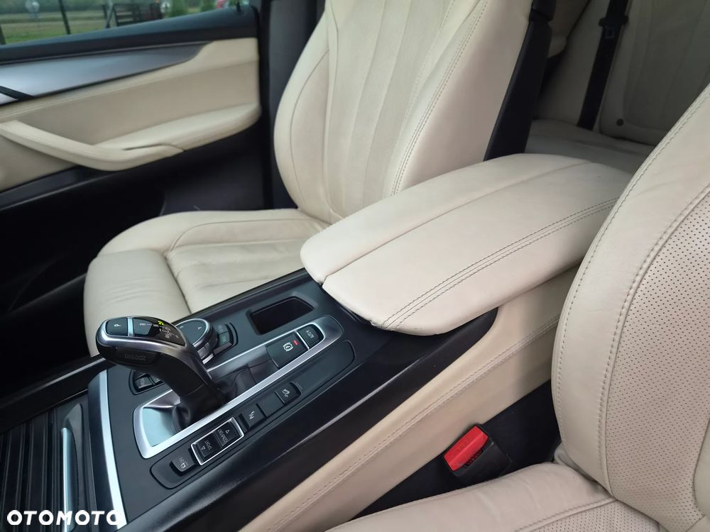 BMW X5 xDrive25d Sport-Aut - 28
