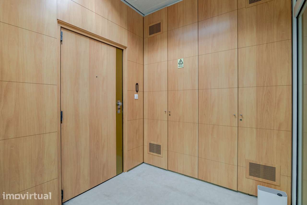 Espaço comercial  para venda em Porto - Grande imagem: 3/14
