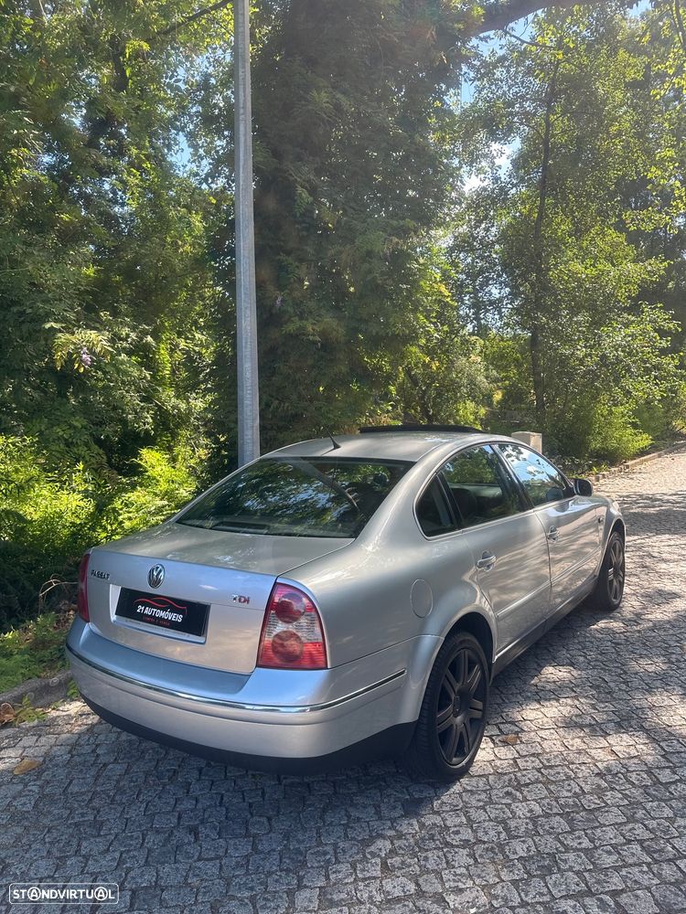 VW Passat 1.9 TDi Highline Tip - 10