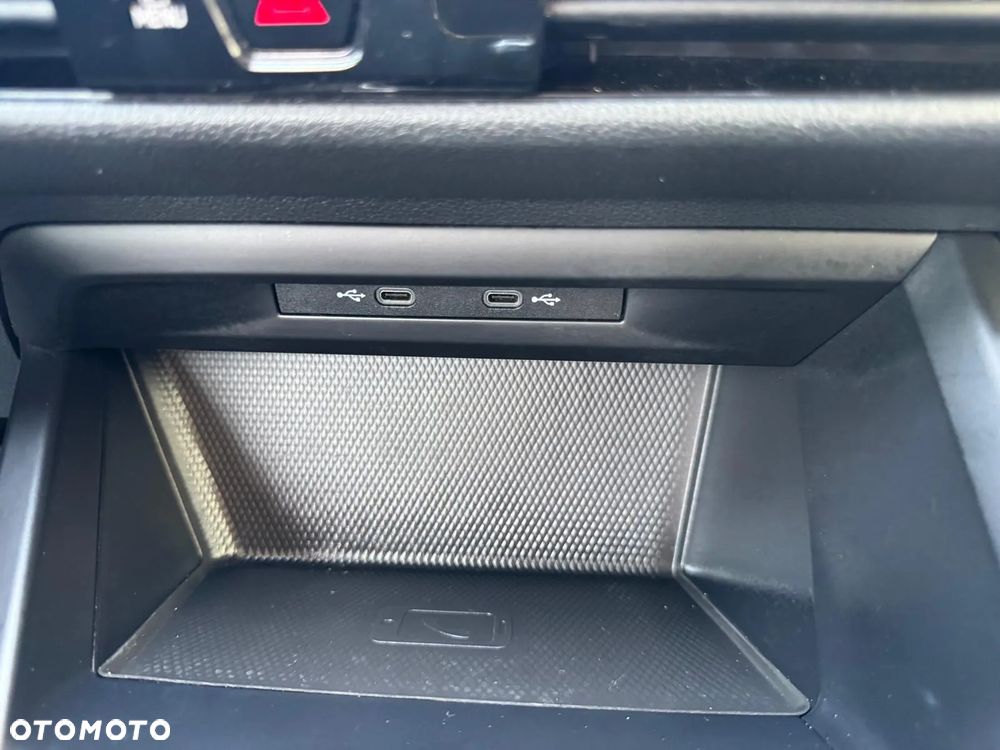 Volkswagen Golf VIII 1.5 TSI EVO Life - 23