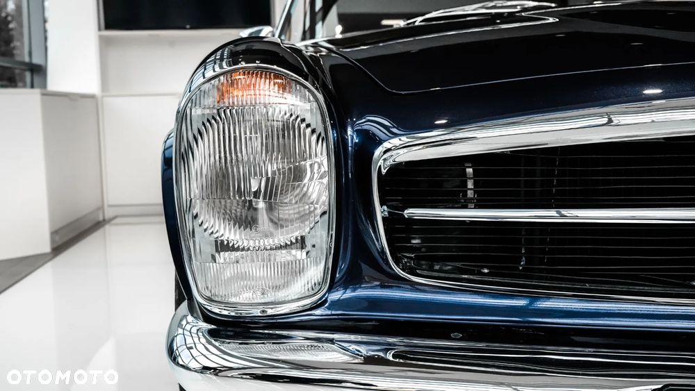Mercedes-Benz 280 - 9