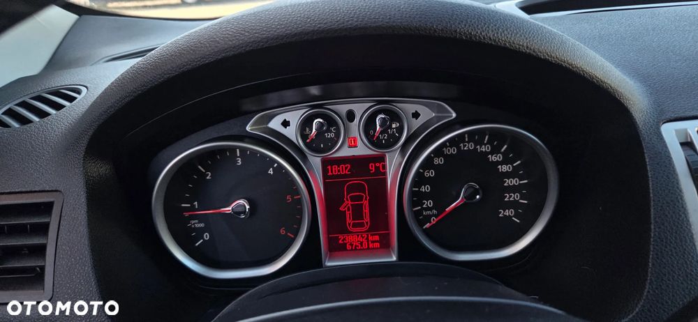 Ford Kuga 2.0 TDCi 2x4 Titanium - 25