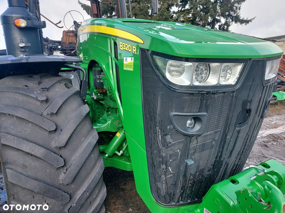 Maska lampy komplet RE577421 R341257 R542712 ciągnik John Deere 8320R 2019r - 6