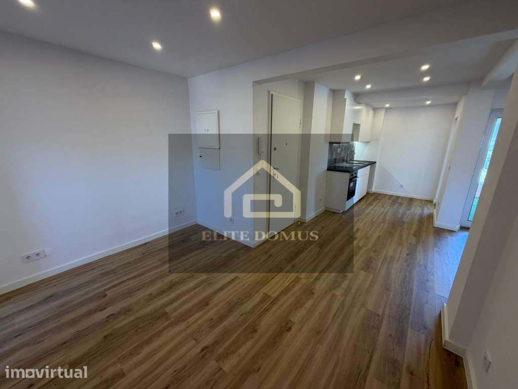 T2 Totalmente Remodelado - Queluz - Grande imagem: 3/18