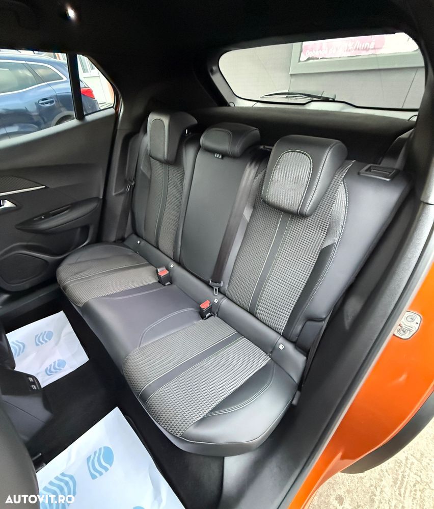 Peugeot 2008 PureTech 130 EAT8 GT Pack - 20