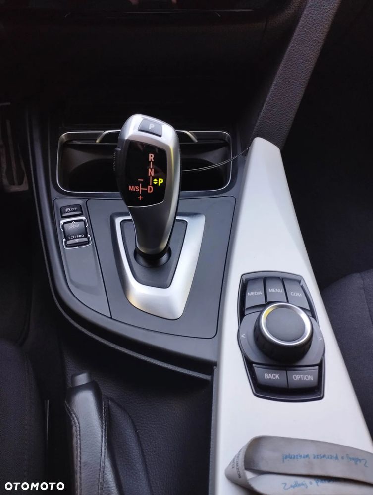 BMW Seria 3 318d - 18