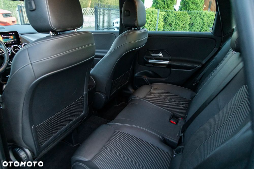 Mercedes-Benz Klasa B 180 7G-DCT - 16