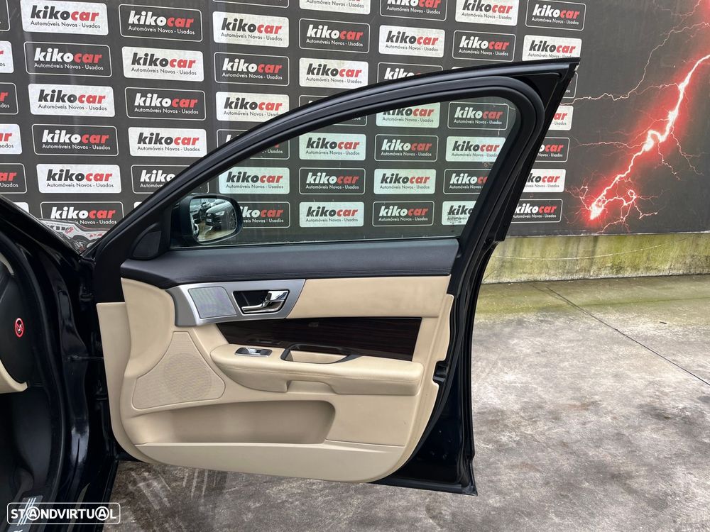 Jaguar XF 2.2 D Luxury - 57