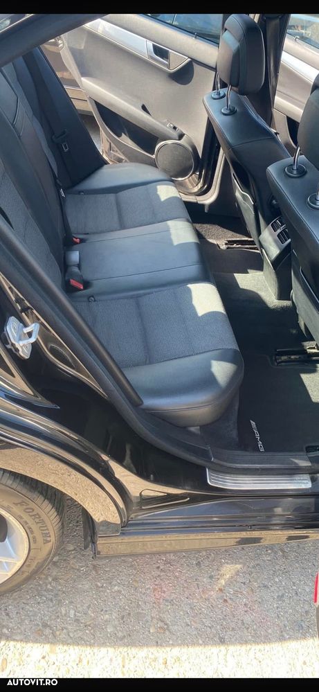 Mercedes-Benz C 220 CDI DPF Automatik BlueEFFICIENCY - 10