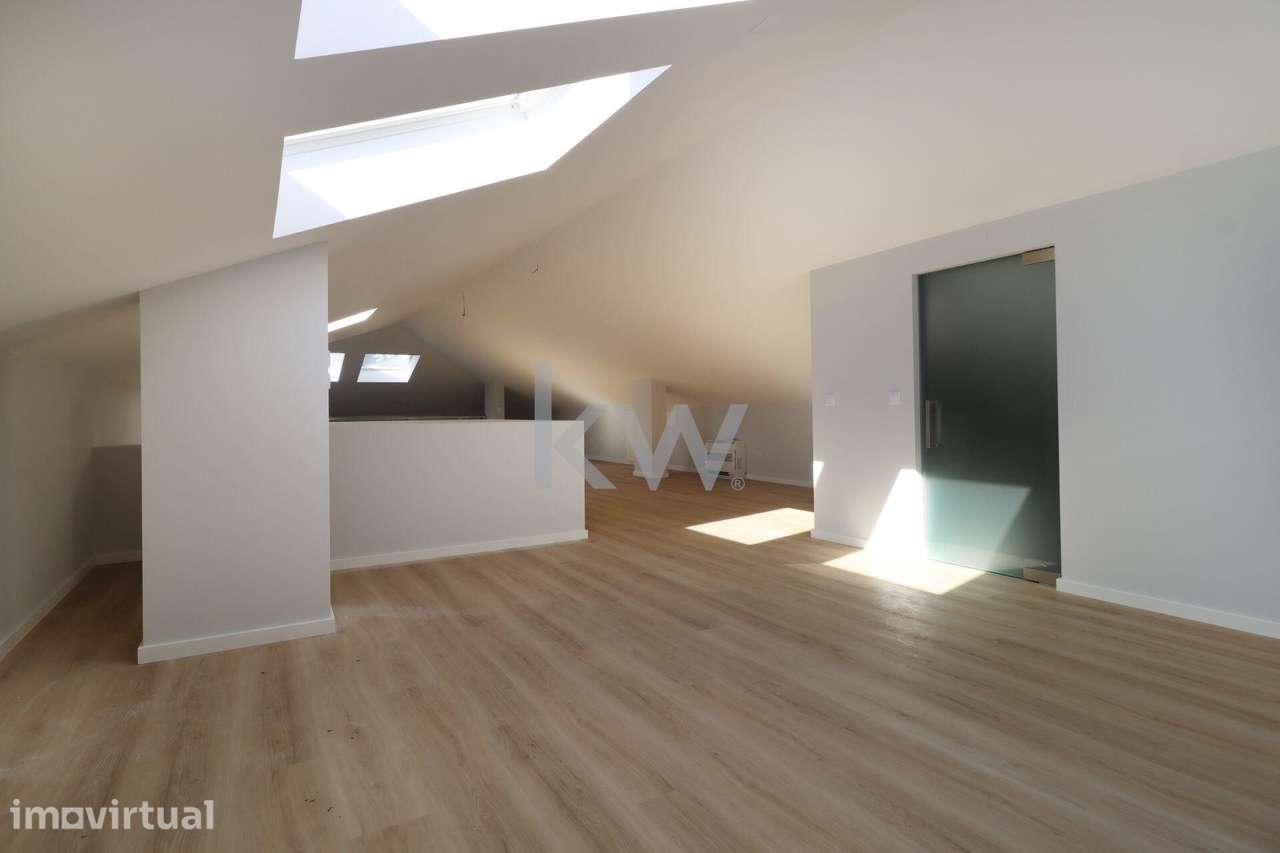 Exclusivo T3 com Mezzanine e 3 Suítes – Centro de Carcavelos - Grande imagem: 4/60