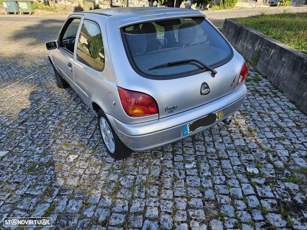 Ford Fiesta - 2