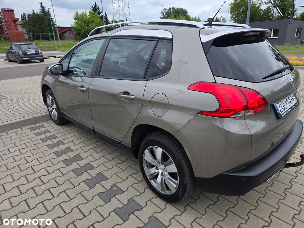 Peugeot 2008 1.2 Pure Tech Style EU6 - 6