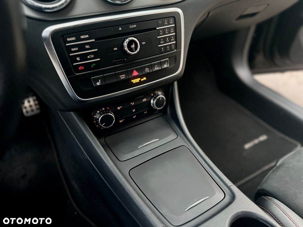 Mercedes-Benz CLA 180 7G-DCT AMG Line - 23