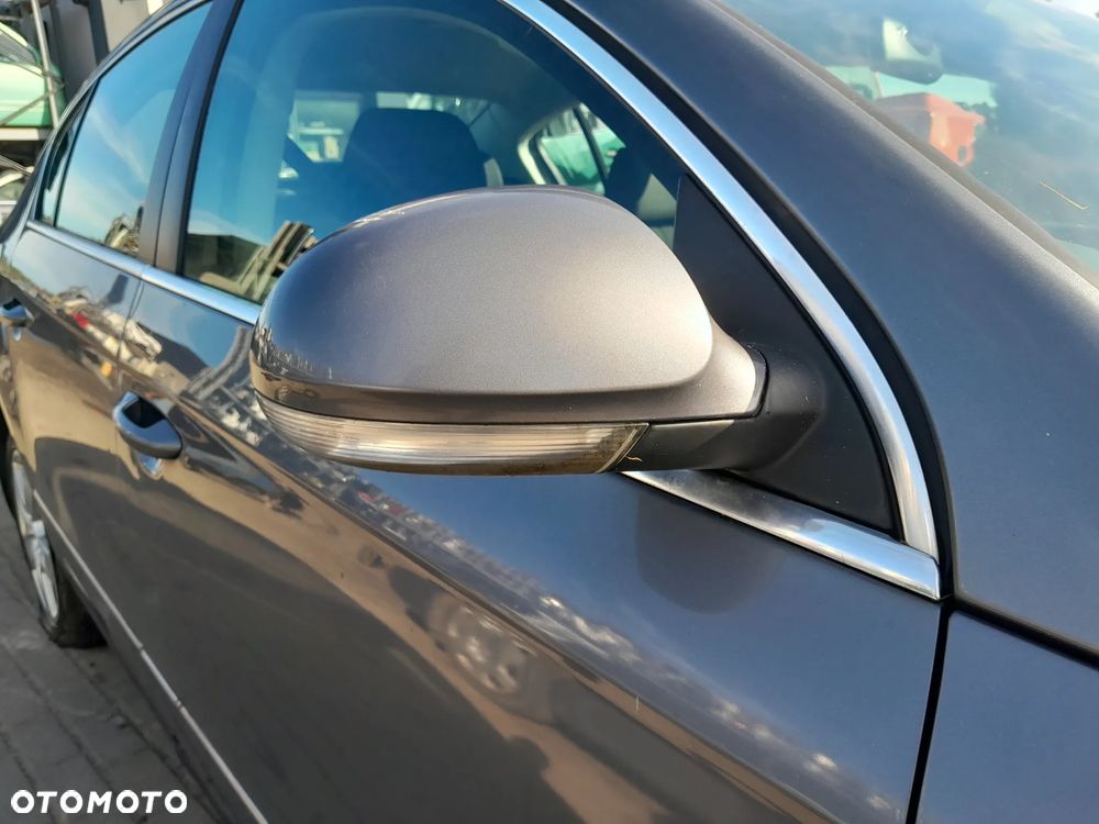 VW PASSAT B6 LUSTERKO PRAWE PRZEDNIE PRAWY PRZÓD KOLOR: LA7T