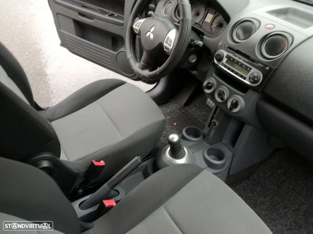 Mitsubishi Colt - 14