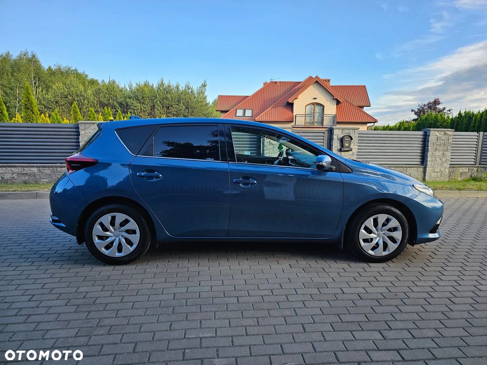 Toyota Auris 1.6 Premium - 6