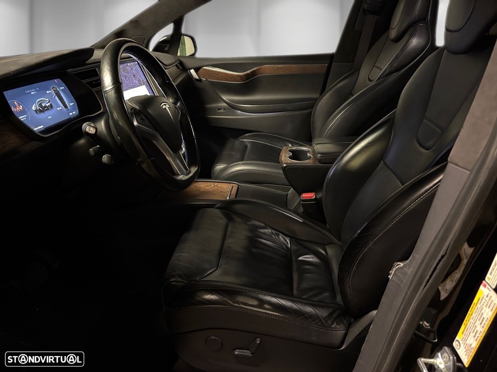 Tesla Model X 90D - 5