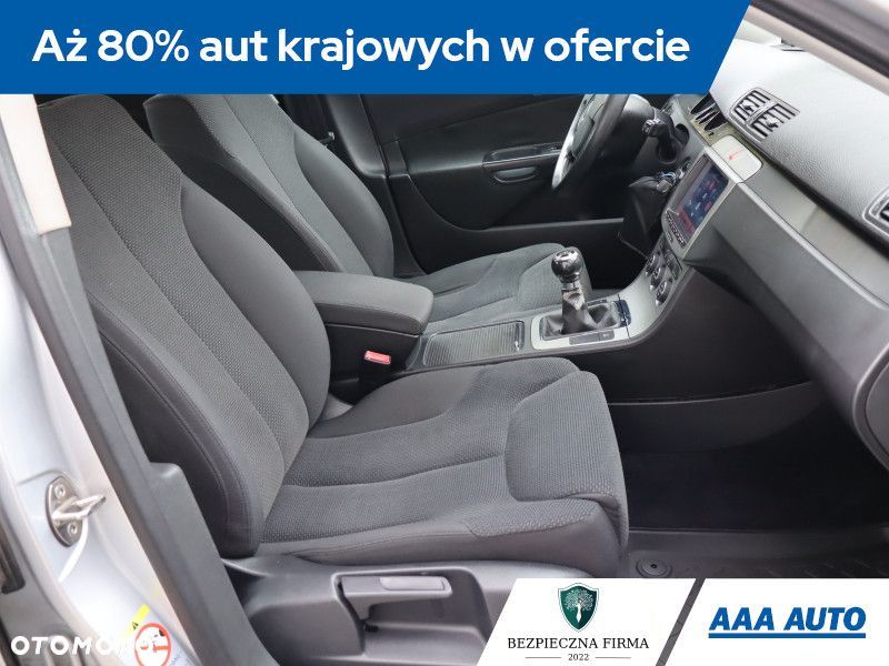 Volkswagen Passat - 10