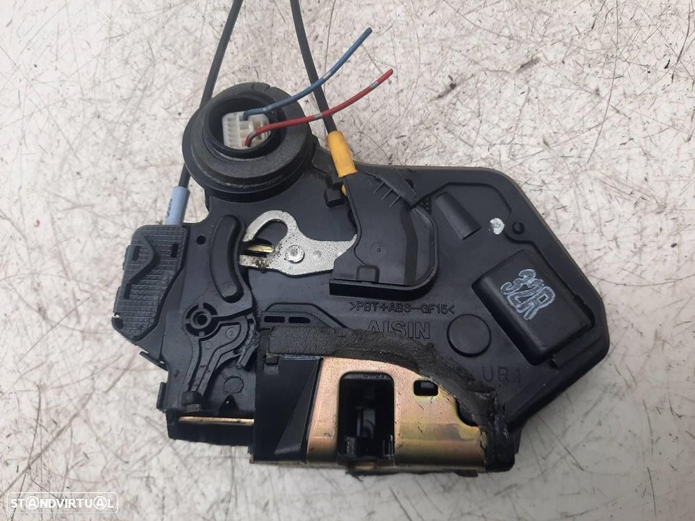 FECHADURA PORTA TRASEIRA DIREITA TOYOTA COROLLA 2005 -6905012350 - 2