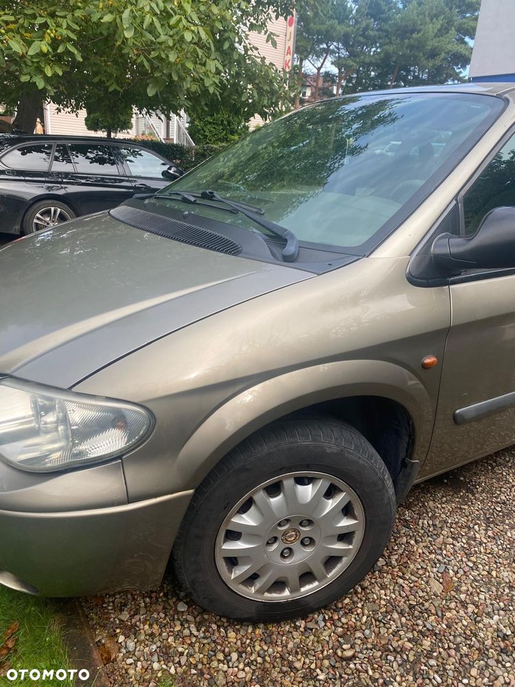 Chrysler Voyager 2.4 SE - 14