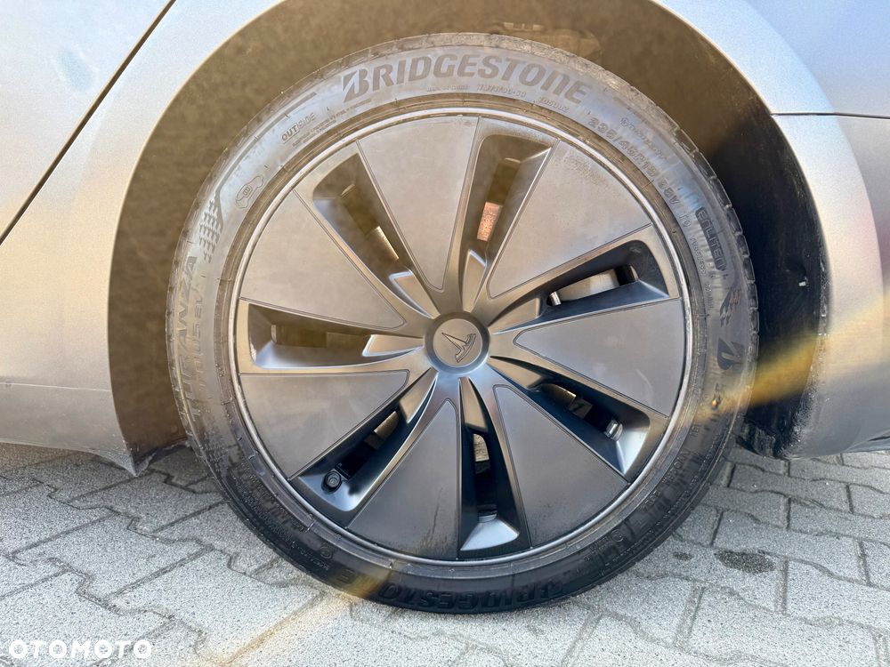 Tesla Model 3 - 11