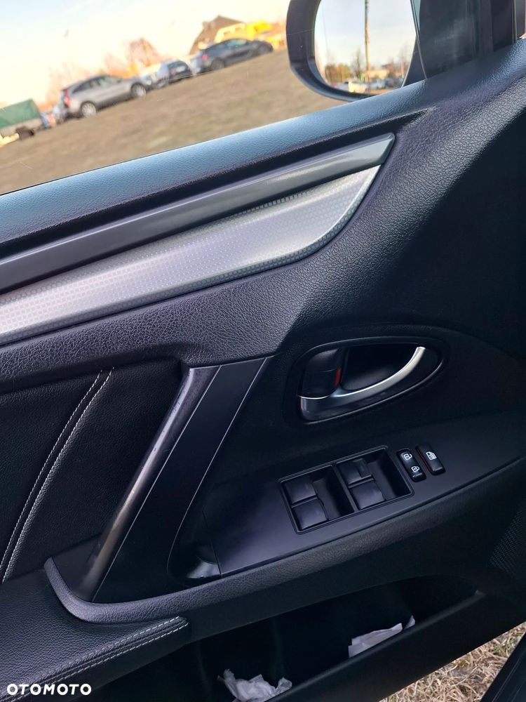 Toyota Avensis 1.8 Premium - 22