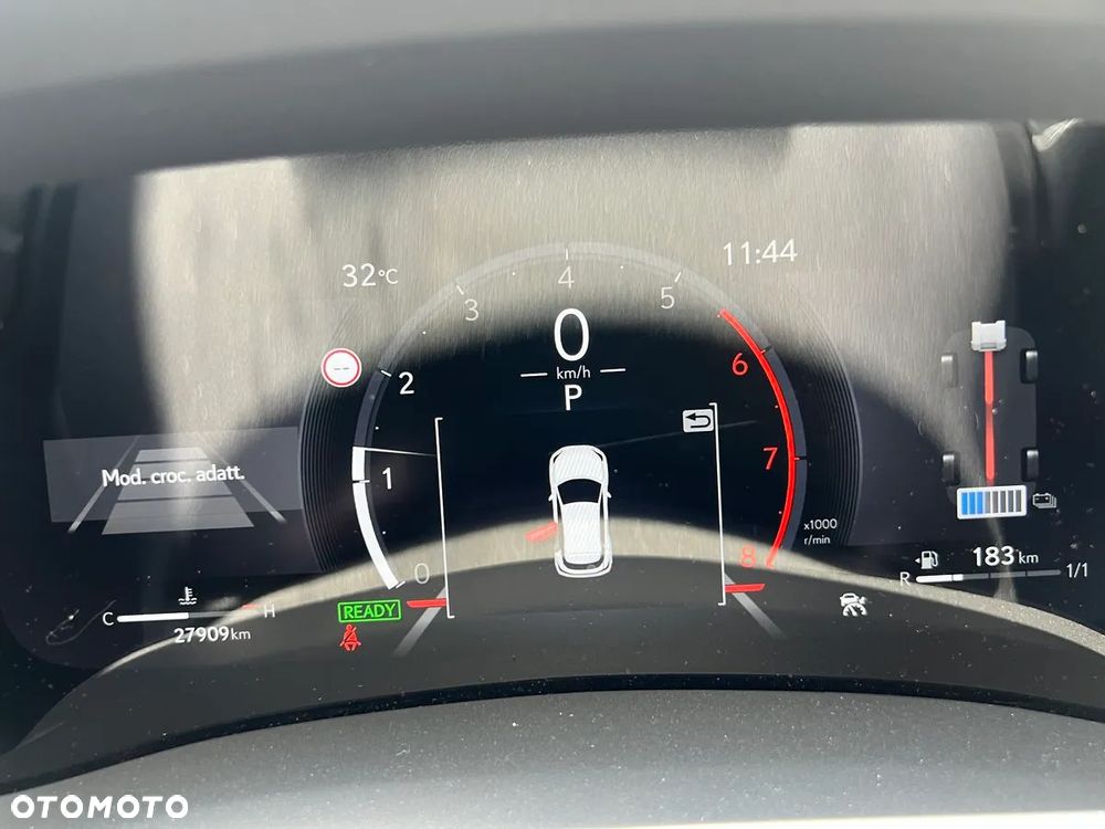 Lexus LBX AWD E-Four Cool - 9