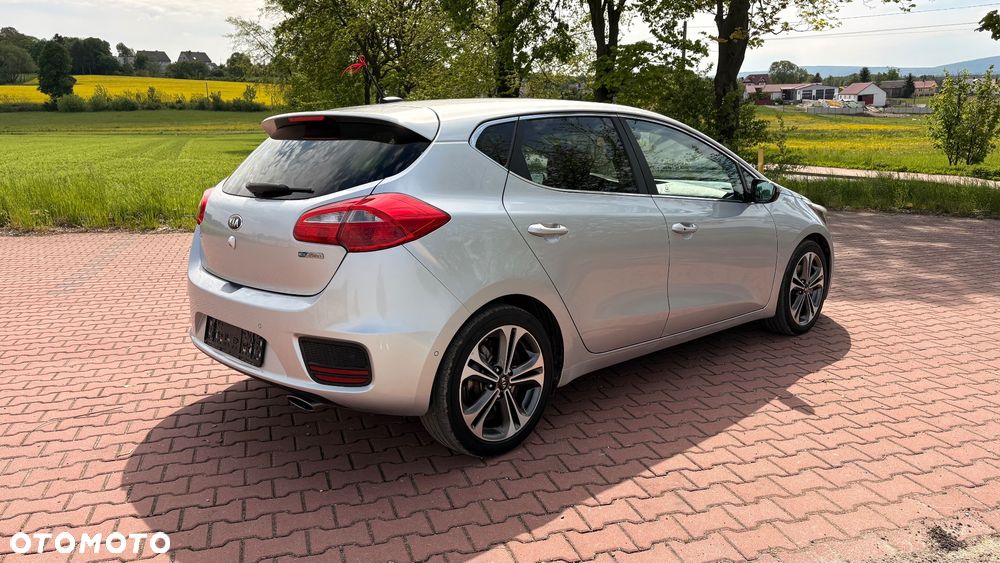 Kia Ceed 1.6 CRDi 136 ISG Platinum Edition - 5