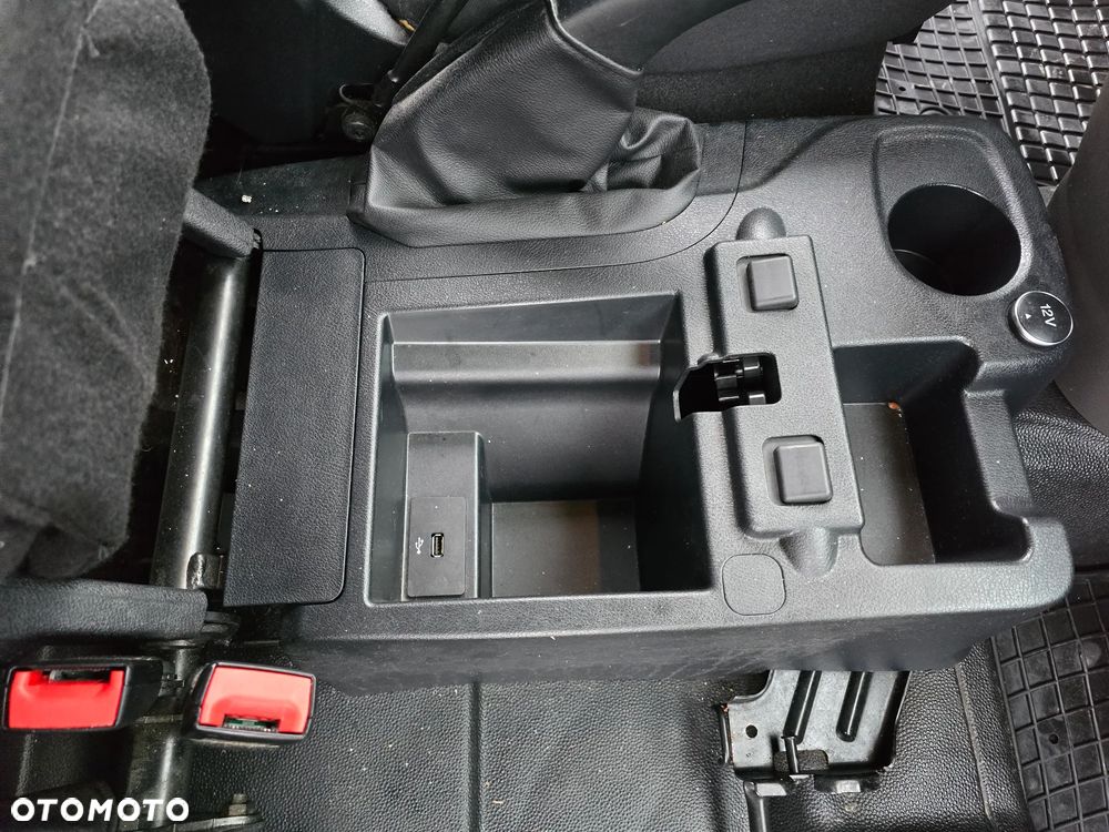 Ford TRANSIT CONNECT - 26