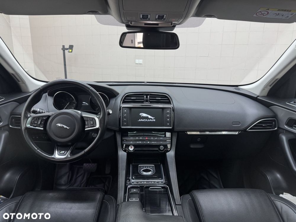 Jaguar F-Pace 2.0 i4D RWD R-Sport - 7