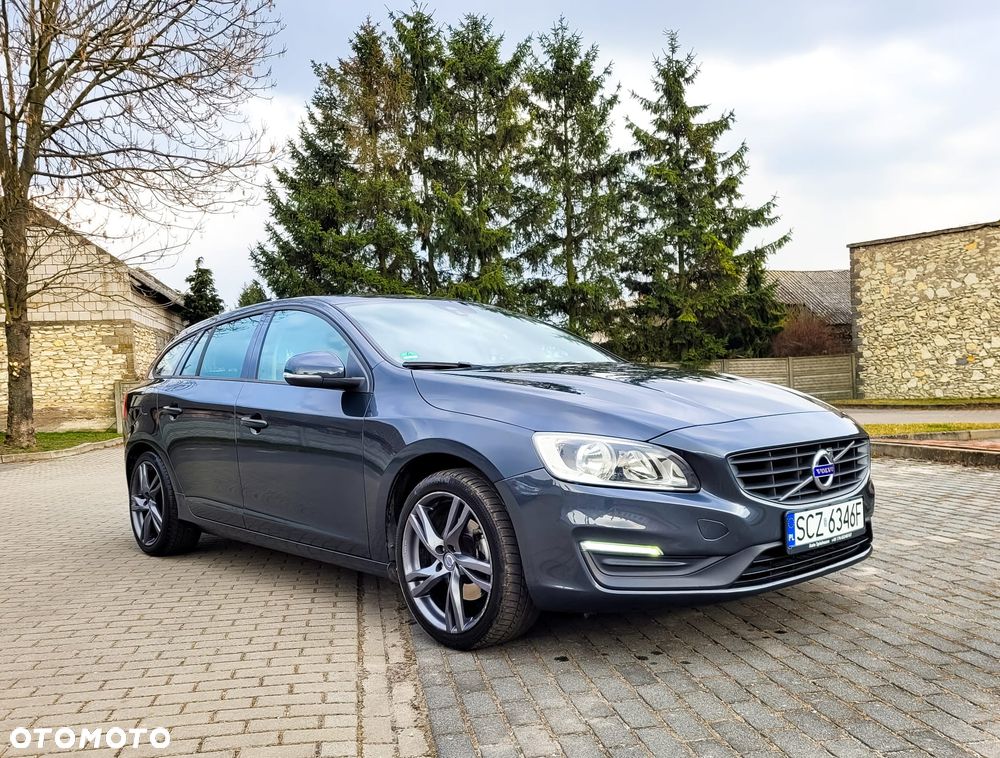 Volvo V60 D3 Geartronic Kinetic - 1
