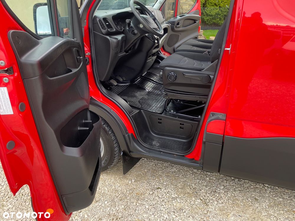 Iveco DAILY 35-180 MAX 3.0 zakupiony w salonie w Rzeszowie, serwisowany, bezwypadkowy - 18