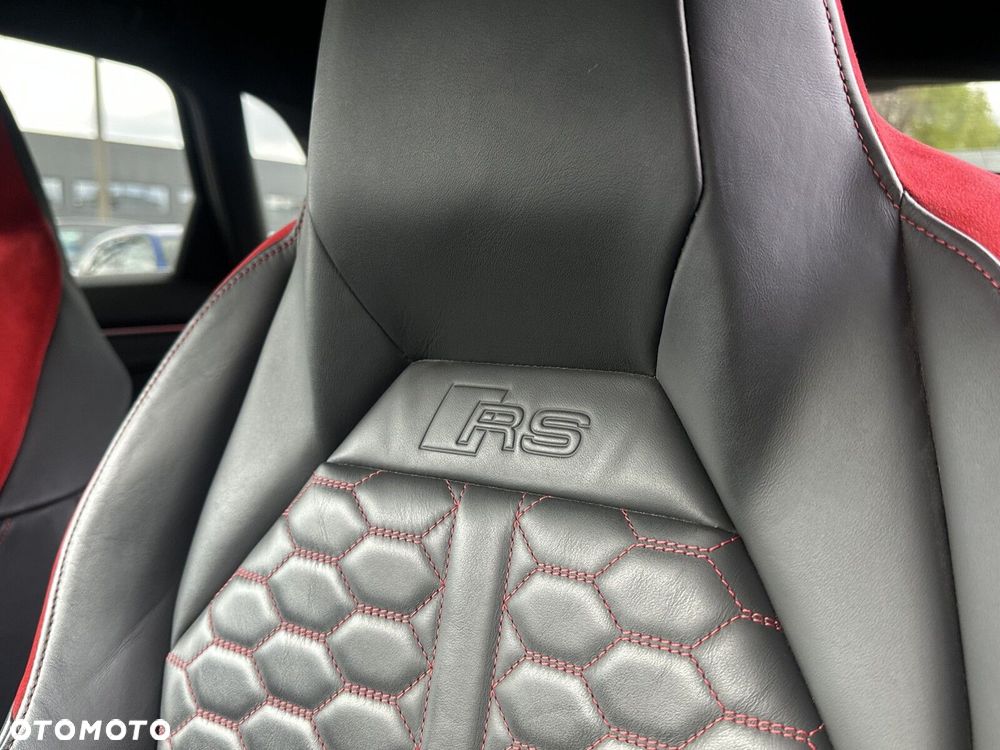 Audi Q3 RS S tronic - 34