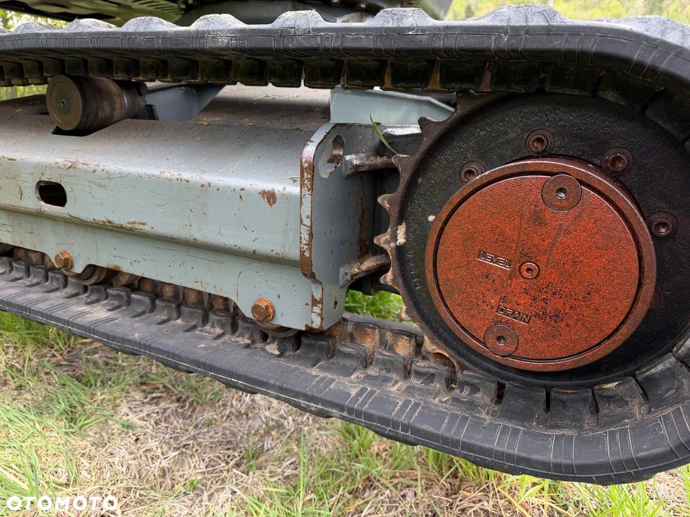 Wacker Neuson ET24 Koparka Gąsienicowa 2,6 tony. z VDS. 2021rok- 2300 Mtg Poziomowanie VDS silnik Yanmar. Maszyna Pochodzi z Norweskiej szkółki roślinnej. 2x drzwi ORYGINAŁ. Jak Nowa z salonu zero luzów i wycieków. Aktualna DEKRA. 2x oryginalna Łyżka. Szybka wolna jazda. Dodatkowe Linie Hydrauliczne na młot i wiertnice. Zaczep kulka na lemieszu. OKAZJA - 31