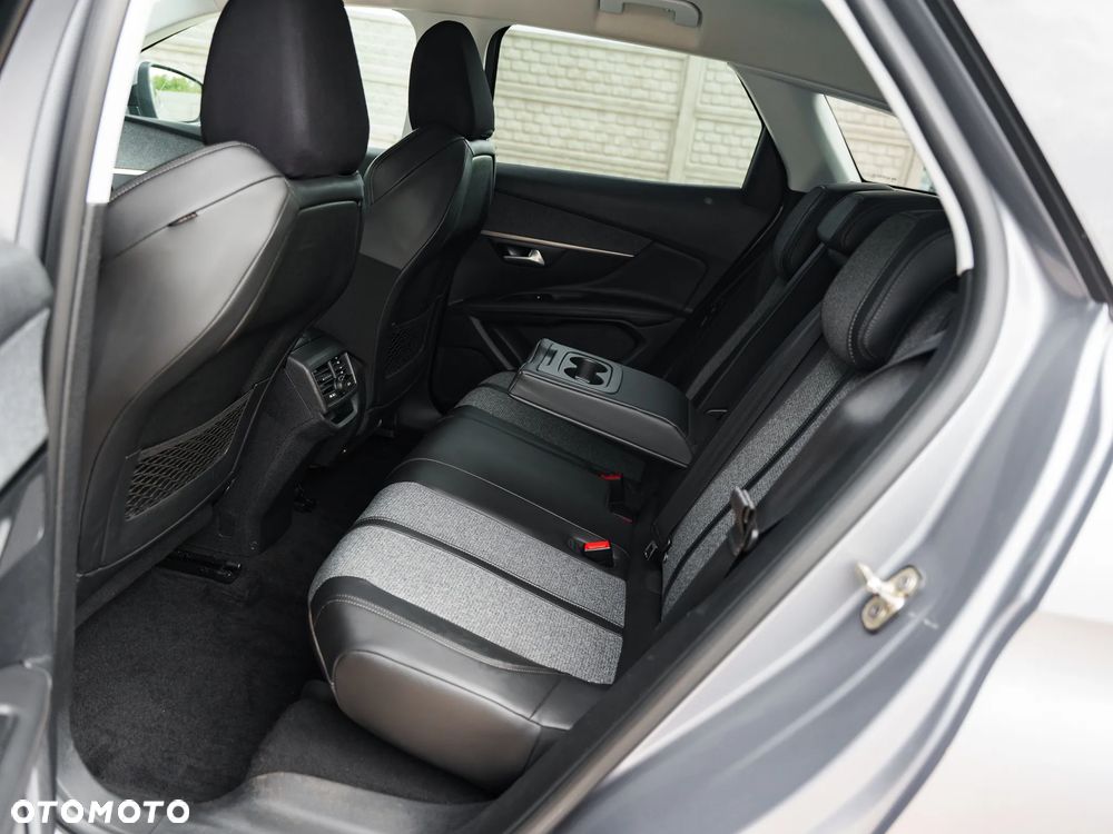 Peugeot 3008 1.5 BlueHDi Allure S&S - 14